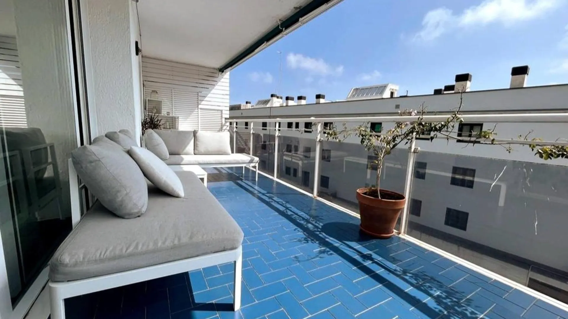 Lux Apartment In The Center 료렛 드 마르